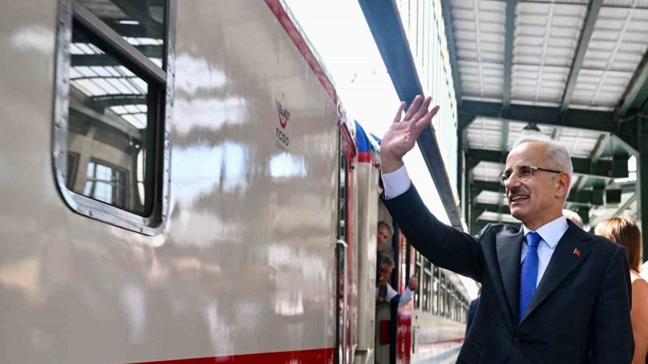 Bakan Uraloğlu: "2025-2026 kış sezonu seferleri 22 Aralık’ta başlayacak, 1 Mart 2026 tarihine kadar devam edecek"