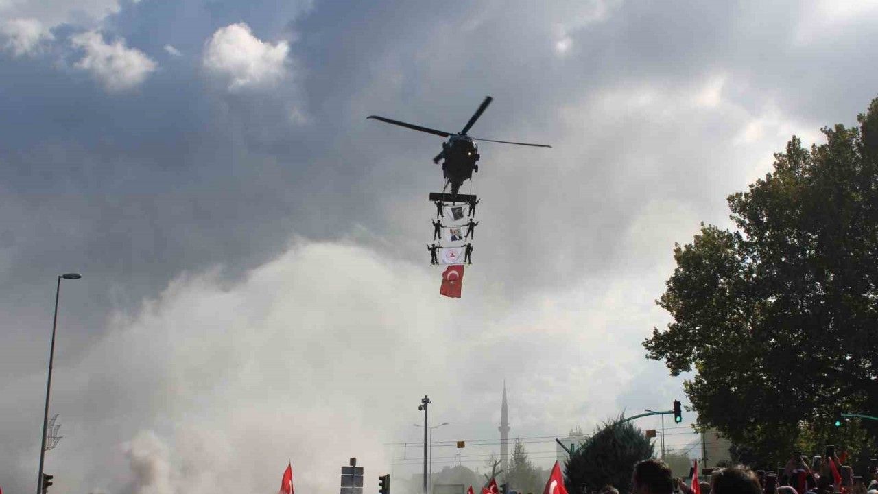 ‘Çelik kanatlı’ 29 Ekim coşkusu