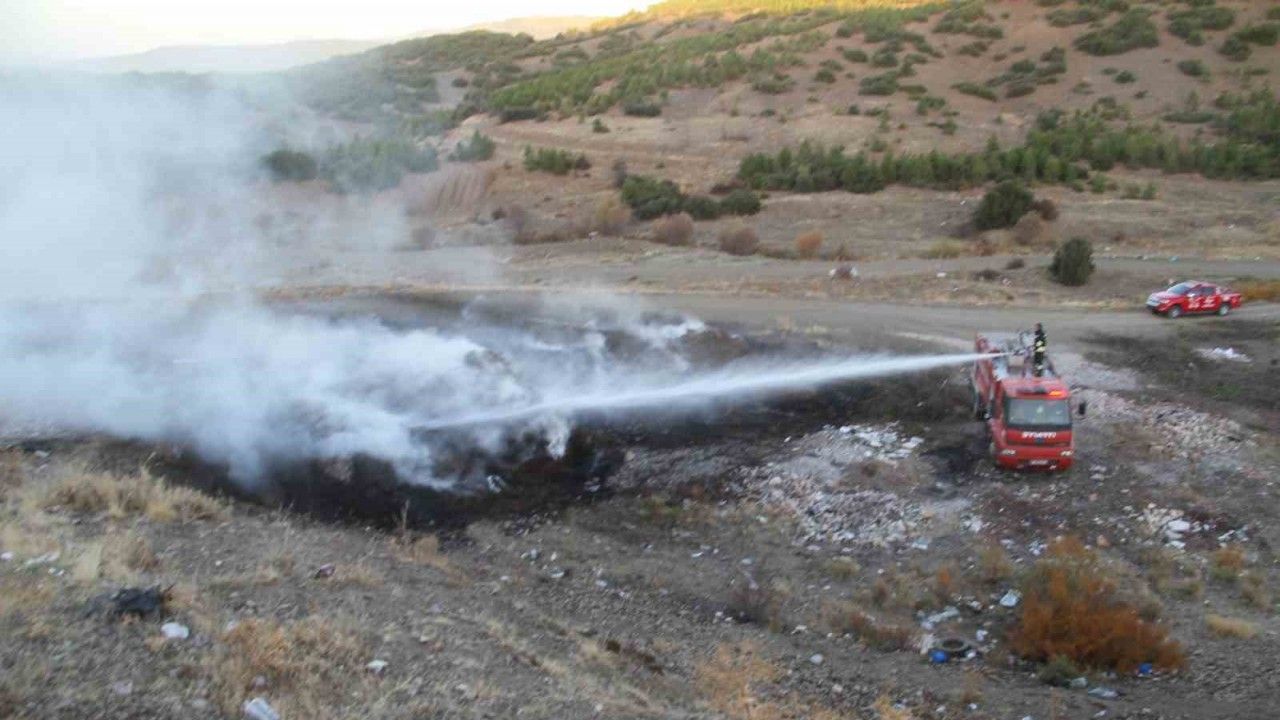 Ormanlık alan içerisinde çıkan yangın paniğe neden oldu