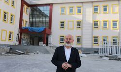 Başkan Çolakbayrakdar, ortaokul inşaatını inceledi