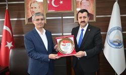 Suşehri Belediye Başkanlığına seçilen Kayaoğlu, görevine başladı