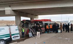 Ankara’da belediye otobüsü tırla çarpıştı: 1 ölü, 1 yaralı