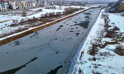 Türkiye’nin en uzun nehri kısmen buz tuttu