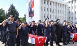 52 özel gereksinimli genç ettikleri yeminle bir günlüğüne asker oldu