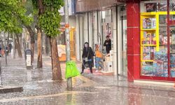 Ankara’da ceviz büyüklüğünde dolu yağdı