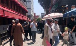 Eskişehir’de sıcak havayı fırsat bilen vatandaşlar çarşıya akın etti