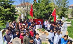 Tomarzalı şehit Urhan, mezarı başında anıldı