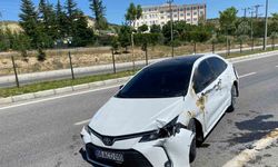 2 araç çarpıştı, 2 kişi yaralandı