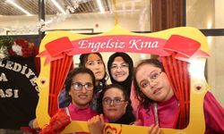 Akyurt Belediyesi Engelsiz Yaşam Merkezinde öğrenim gören kız öğrenciler için özel bir kına gecesi etkinliği düzenlendi