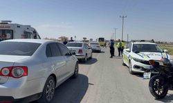 Dur ihtarına uymayan motosikletli polise çarptı