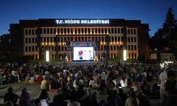 Niğde’de minderli sinema akşamları