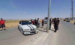 Otomobil aydınlatma direğine çarptı: 1 yaralı