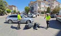 Otomobille motosiklet çarpıştı: 1 yaralı