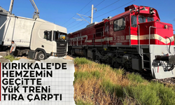 Kırıkkale'de hemzemin geçitte yük treni tıra çarptı