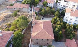 2 asırlık cami, süslemeleriyle dikkat çekiyor