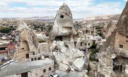 Kapadokya’da peribacası yıkıldı