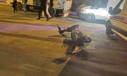 Motosiklet otomobille çarpıştı: 1 yaralı