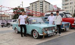 Yıllara meydan okuyan klasik otomobiller görücüye çıktı