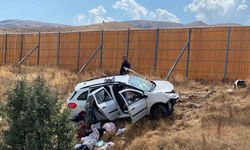 Yoldan çıkan araçtaki 1’i bebek 4 kişi yaralandı