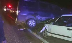 Derebucak’ta otomobil ile minibüs çarpıştı: 2 yaralı
