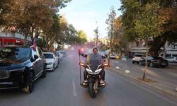Motosikletle umre yolculuğunu tam 15 bin kilometreyle tamamladı