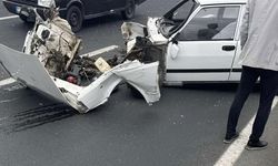 Otomobilin motoru fırladı: 2 yaralı