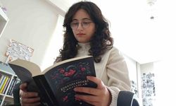 17 yaşında ilk romanını yazdı