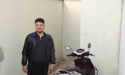 Anahtarı üzerinde bırakılan motosikletin çalınma anı kamerada