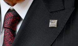 Bahçeli’nin rozeti ve yüzüğü gündem oldu, motifler Sivas’ı akıllara getirdi