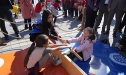 "Bir Tır Dolusu Mutluluk"