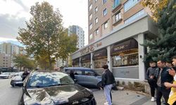 Hafif ticari araçla jeep çarpıştı