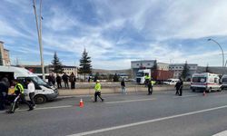 Minibüsün çarptığı yaşlı adam yaralandı