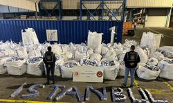 Piyasa değeri 94 milyon lira olan 394 bin 117 paket kaçak sigara ele geçirildiğini açıkladı