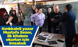 Kırıkkaleli yazar Mustafa Sezer, ilk kitabını okurları için imzaladı