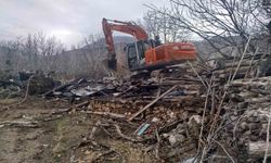 Çıkan yangında ev tamamen kullanılamaz hale geldi