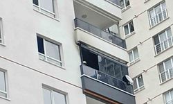 Ev yangınında mahsur kalan anne ile oğlu kurtarıldı