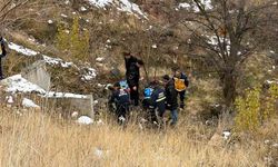 Motosikletli sürücü şarampole yuvarlandı