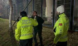 Polisin ‘dur’ ihtarına uymayarak, kaçan alkollü sürücü alkometreyi üflemek için direndi