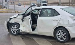 Tır ile otomobil çarpıştı: 4’ü hakem 5 yaralı