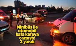 Minibüs ile otomobil kafa kafaya çarpıştı: 2 yaralı