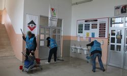 Ara tatilde okulların bakımlarını yükümlüler yapıyor