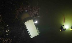 El freni çekilmeyen araç, düştüğü Porsuk Çayı'ndan 4 saat sonra çıkarıldı