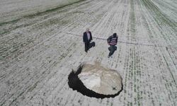 Kontrolsüz ve yoğun yeraltı suyu kullanımının bedeli: Ovadaki obruklar