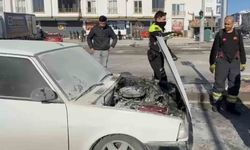 Seyir halindeki otomobil yandı