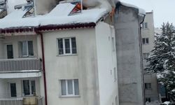 Sivas'ta çatıda çıkan yangın paniğe neden oldu