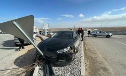 Ters yöne giren otomobil kazaya yol açtı