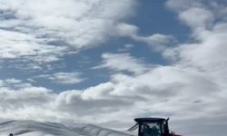 Traktör arkasında kayak keyfi