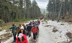 Beyşehir'de karda doğa yürüyüşü coşkusu