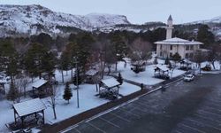 Kar Sivas'ı terk edemedi, şehir yeniden beyaza büründü