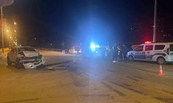 Karaman'da ciple otomobil çarpıştı: 4 yaralı